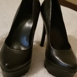 JS Black Pumps